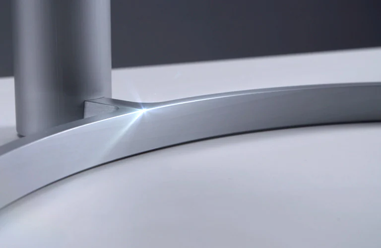 MNT-UltraWide-08-3-Ergonomics-Design-M